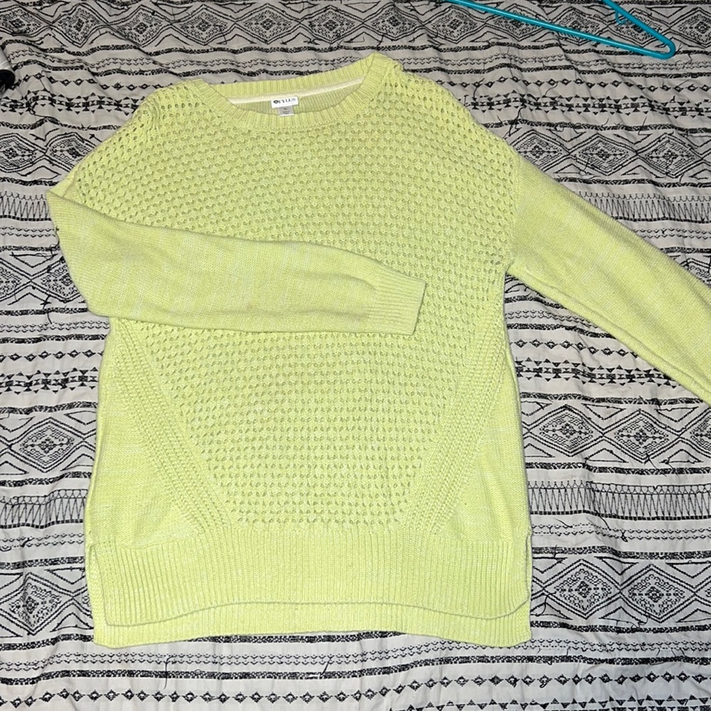 Cute pale lime green sweater